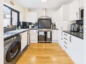 Kitchen- click for photo gallery